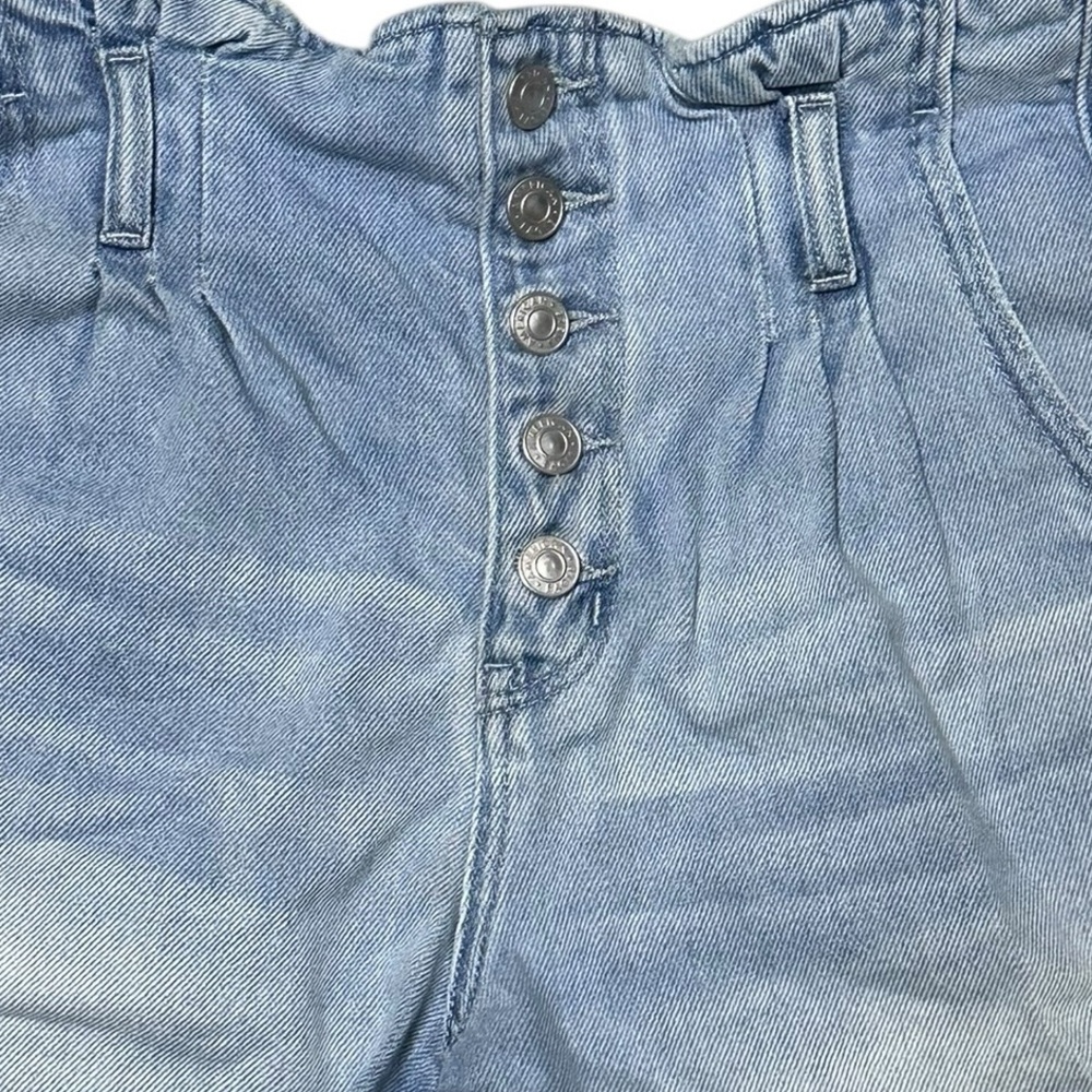 AEO Mom Short Button Fly Paperbag Waist Denim Shorts Blue Light Wash 8‎ - Picture 2 of 11